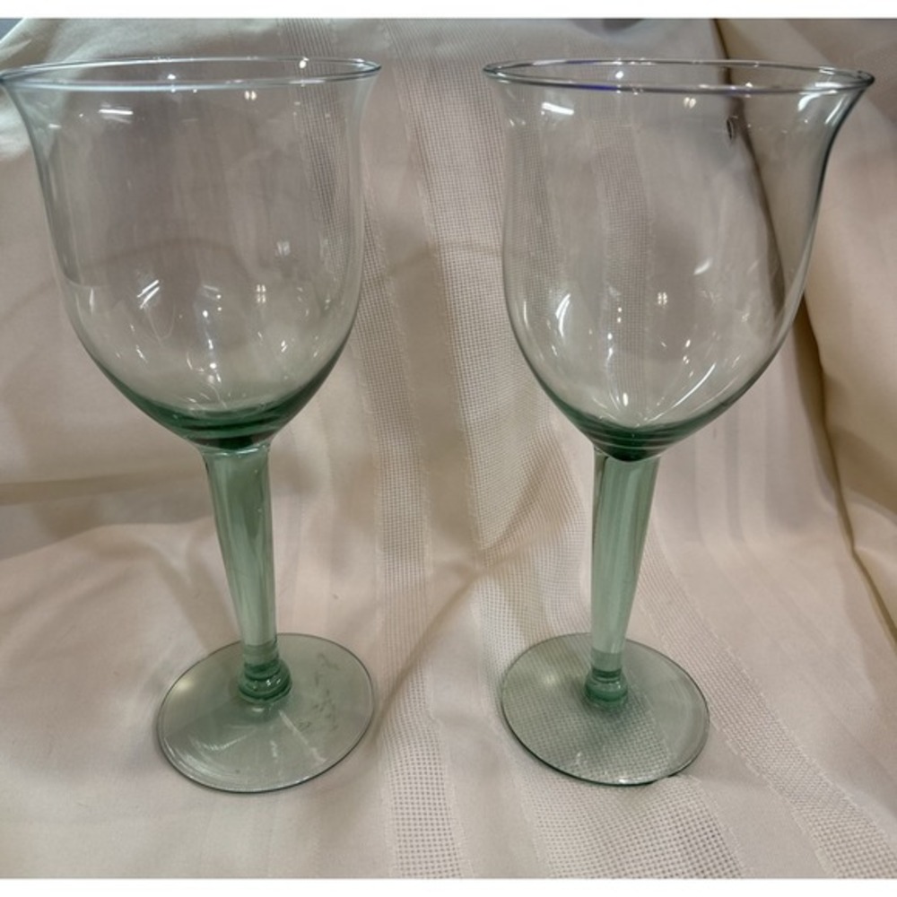Set Of 2 Vintage Light Green 9.75" Tall Wine Glass‎ Goblet Stemmed Handblown